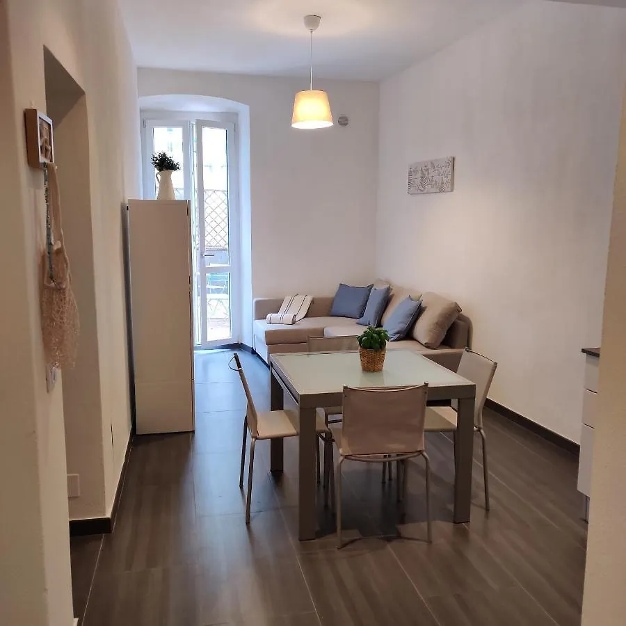 Apartamento Vista Sul Carruggio, Centro Storico Di Chiavari Italia